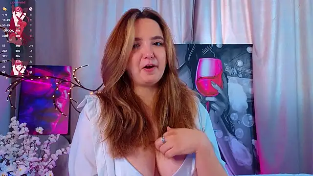 Snapshot of LucilleMcBride chatting on 11-18-25, 07:02 LucilleMcBride online show from 11-18-25, 07:02