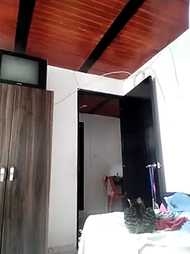 Snapshot of Katyuskka_love chatting on 10-29-25, 02:19 Katyuskka love online show from 10-29-25, 02:19