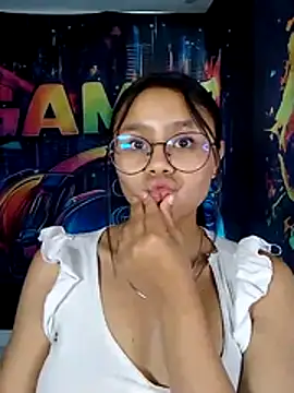 SofieLove 01 online show from 04-23-26, 12:29