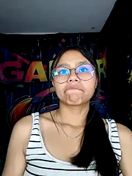 SofieLove 01 online show from 04-25-26, 06:49