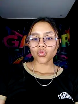 SofieLove 01 online show from 04-27-26, 07:06