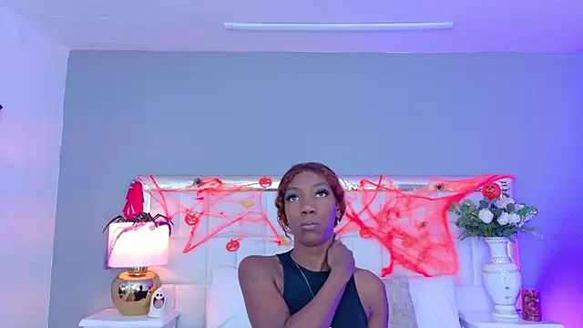 MadeleineHocker online show from 10-23-25, 01:43