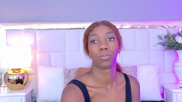 MadeleineHocker online show from 11-18-25, 12:20