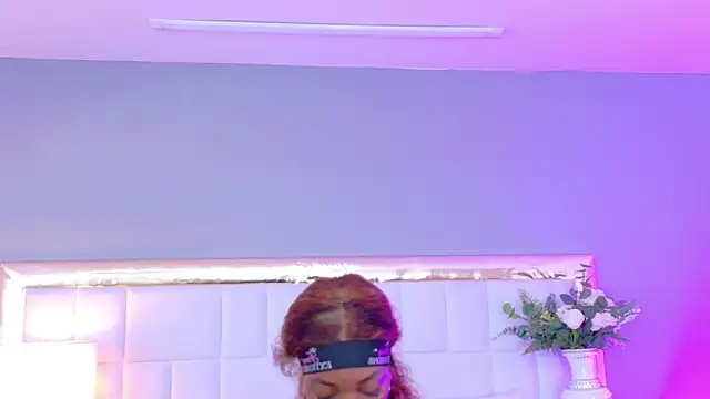 MadeleineHocker online show from 11-24-25, 01:44