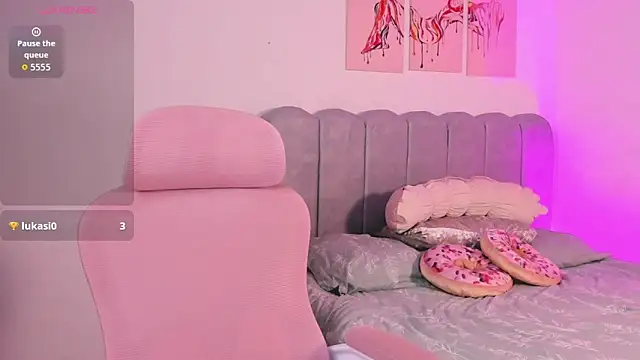 DafneVega online show from 12-04-25, 02:04