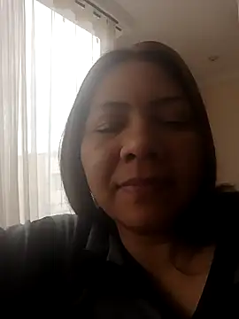 Snapshot of hiilarybrown chatting on 02-17-26, 05:19 hiilarybrown online show from 02-17-26, 05:19