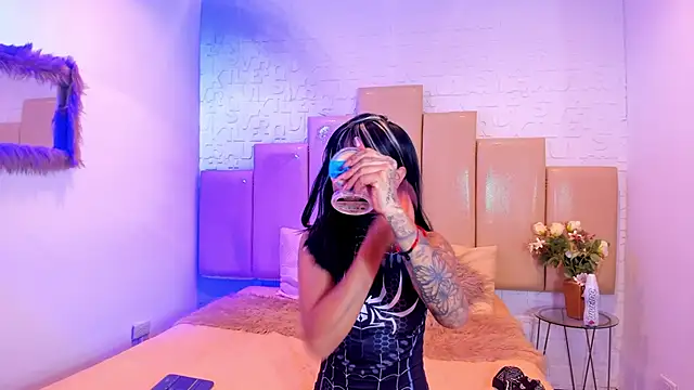 Snapshot of salem_rose chatting on 10-23-25, 08:18 salem rose online show from 10-23-25, 08:18