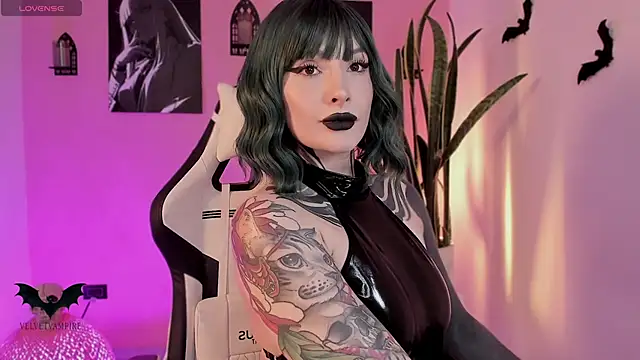 Snapshot of VelvetVampiree chatting on 01-16-26, 10:47 VelvetVampiree online show from 01-16-26, 10:47