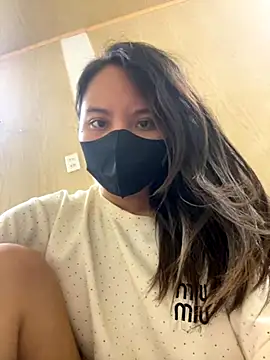 Snapshot of -Mie-xxx chatting on 10-24-25, 11:39 -Mie-xxx online show from 10-24-25, 11:39