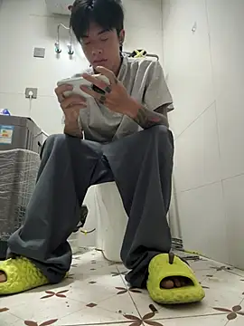 Snapshot of junjun1189 chatting on 07-25-26, 12:53 junjun1189 online show from 07-25-26, 12:53