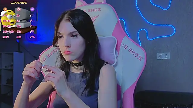 Sophie SkyAngel online show from 12-17-25, 04:40