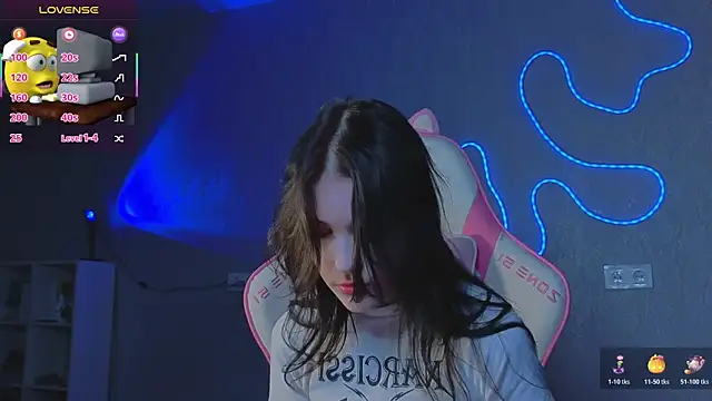 Snapshot of Sophie_SkyAngel chatting on 12-21-25, 12:23 Sophie SkyAngel online show from 12-21-25, 12:23