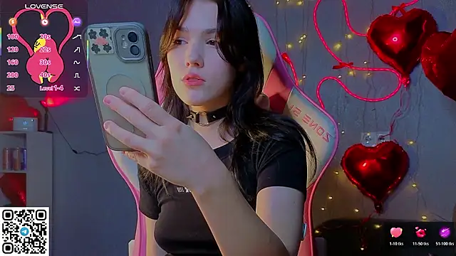 Snapshot of Sophie_SkyAngel chatting on 02-11-26, 07:02 Sophie SkyAngel online show from 02-11-26, 07:02