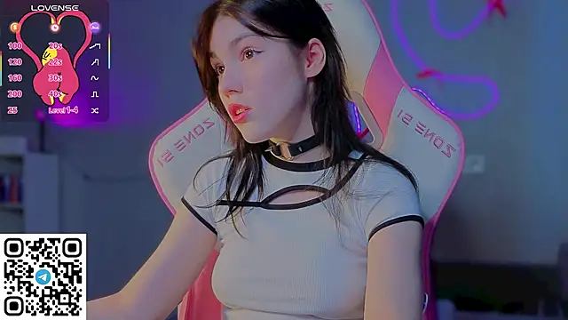 Snapshot of Sophie_SkyAngel chatting on 02-18-26, 12:12 Sophie SkyAngel online show from 02-18-26, 12:12