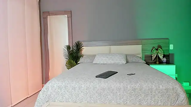 Snapshot of Alaiaguerra chatting on 09-18-25, 07:38 Alaiaguerra online show from 09-18-25, 07:38