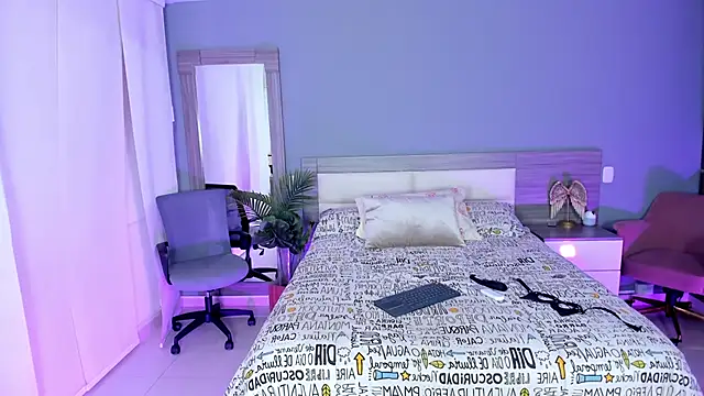 Snapshot of Alaiaguerra chatting on 10-12-25, 09:25 Alaiaguerra online show from 10-12-25, 09:25