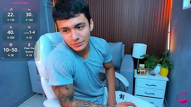 Leo santoro online show from 11-18-25, 03:05