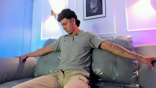 Leo santoro online show from 04-07-26, 01:33