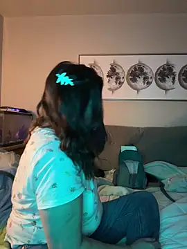 Snapshot of petalsexy chatting on 11-17-25, 03:40 petalsexy online show from 11-17-25, 03:40