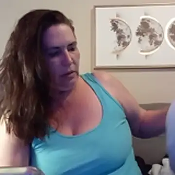 Snapshot of petalsexy chatting on 12-15-25, 07:40 petalsexy online show from 12-15-25, 07:40