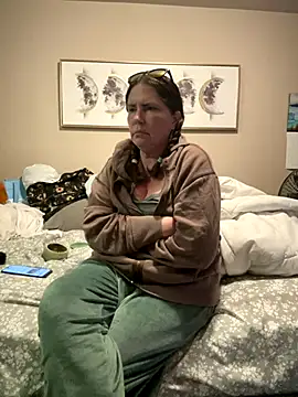 Snapshot of petalsexy chatting on 12-16-25, 08:14 petalsexy online show from 12-16-25, 08:14