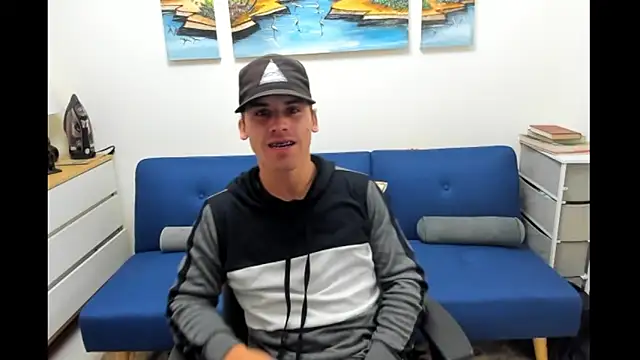 Snapshot of alex-golden chatting on 09-17-25, 01:13 alex-golden online show from 09-17-25, 01:13