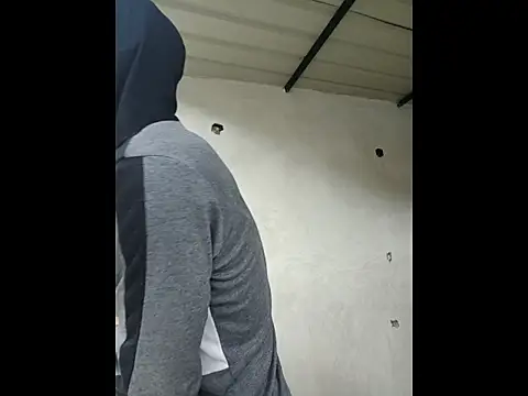 Snapshot of alex-golden chatting on 11-29-25, 04:43 alex-golden online show from 11-29-25, 04:43