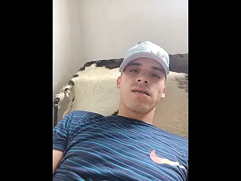 Snapshot of alex-golden chatting on 12-03-25, 05:22 alex-golden online show from 12-03-25, 05:22