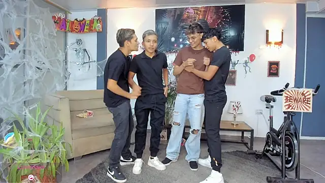 Bisexlifehot   online show from 10-28-25, 11:07