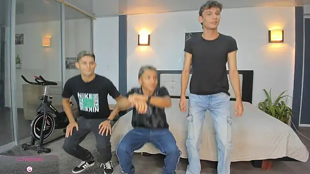 Bisexlifehot   online show from 11-09-25, 11:03