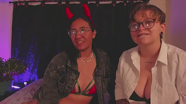 Snapshot of CrazyCakes_ chatting on 09-16-25, 03:07 CrazyCakes  online show from 09-16-25, 03:07