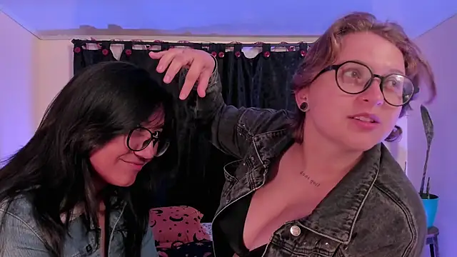 CrazyCakes  online show from 04-26-26, 04:32