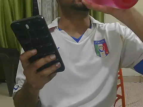 Snapshot of ursdreamperson chatting on 06-02-26, 01:57 ursdreamperson online show from 06-02-26, 01:57