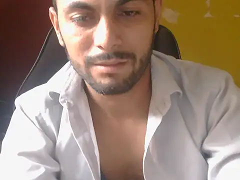 Snapshot of ursdreamperson chatting on 06-19-26, 01:15 ursdreamperson online show from 06-19-26, 01:15