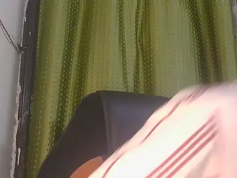Snapshot of ursdreamperson chatting on 07-09-26, 01:31 ursdreamperson online show from 07-09-26, 01:31