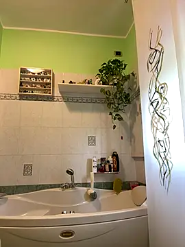 Snapshot of Italy_sex_boy chatting on 09-24-25, 11:35 Italy sex boy online show from 09-24-25, 11:35