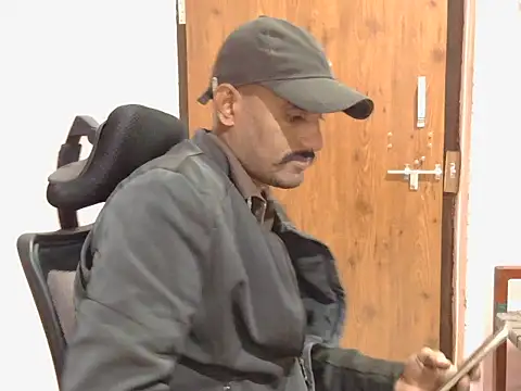 krishjaat43 online show from 12-04-25, 06:23