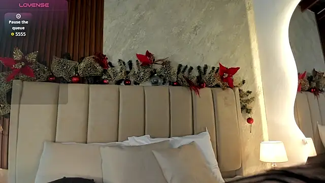  Cris Spicy  online show from 12-14-25, 06:45