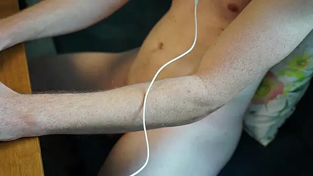 Snapshot of vibewithmee chatting on 10-16-25, 12:28 vibewithmee online show from 10-16-25, 12:28