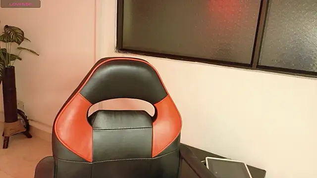 Hell Girll  online show from 11-17-25, 03:56