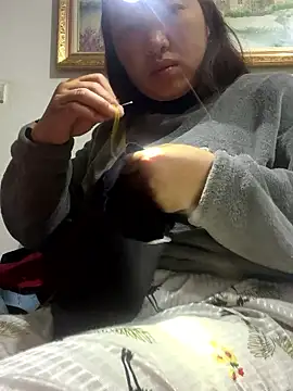 Snapshot of Nhung584 chatting on 01-11-26, 02:00 Nhung584 online show from 01-11-26, 02:00