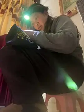 Snapshot of Nhung584 chatting on 02-01-26, 04:33 Nhung584 online show from 02-01-26, 04:33