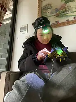 Snapshot of Nhung584 chatting on 02-11-26, 02:49 Nhung584 online show from 02-11-26, 02:49