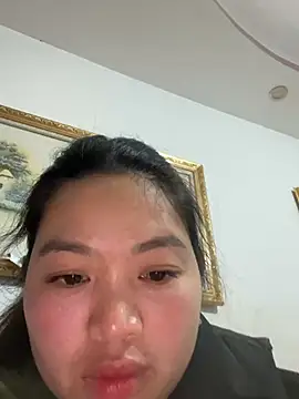 Snapshot of Nhung584 chatting on 02-14-26, 01:19 Nhung584 online show from 02-14-26, 01:19