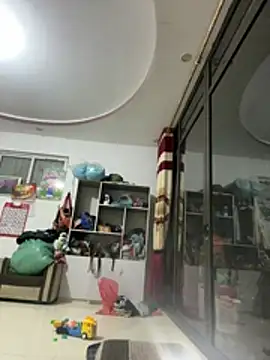 Snapshot of Nhung584 chatting on 02-18-26, 11:06 Nhung584 online show from 02-18-26, 11:06