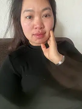 Snapshot of Nhung584 chatting on 02-20-26, 02:08 Nhung584 online show from 02-20-26, 02:08