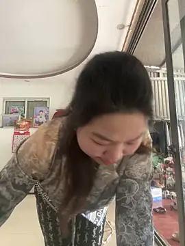 Snapshot of Nhung584 chatting on 04-15-26, 01:23 Nhung584 online show from 04-15-26, 01:23