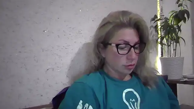 fox red lady7 online show from 11-15-25, 05:42