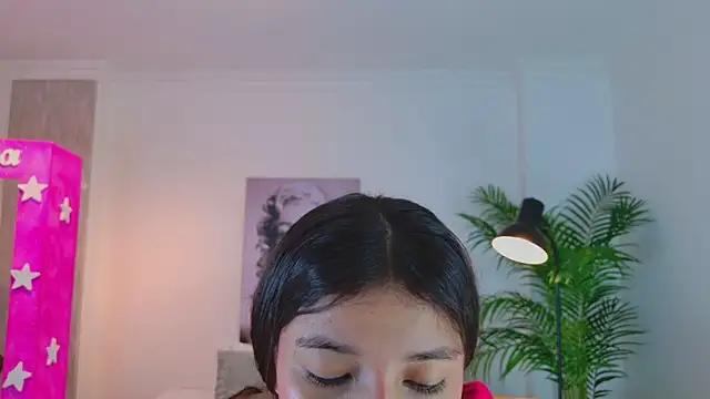 LUNAA    online show from 04-21-26, 03:35