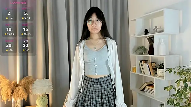 UdelaDodson online show from 10-19-25, 01:17